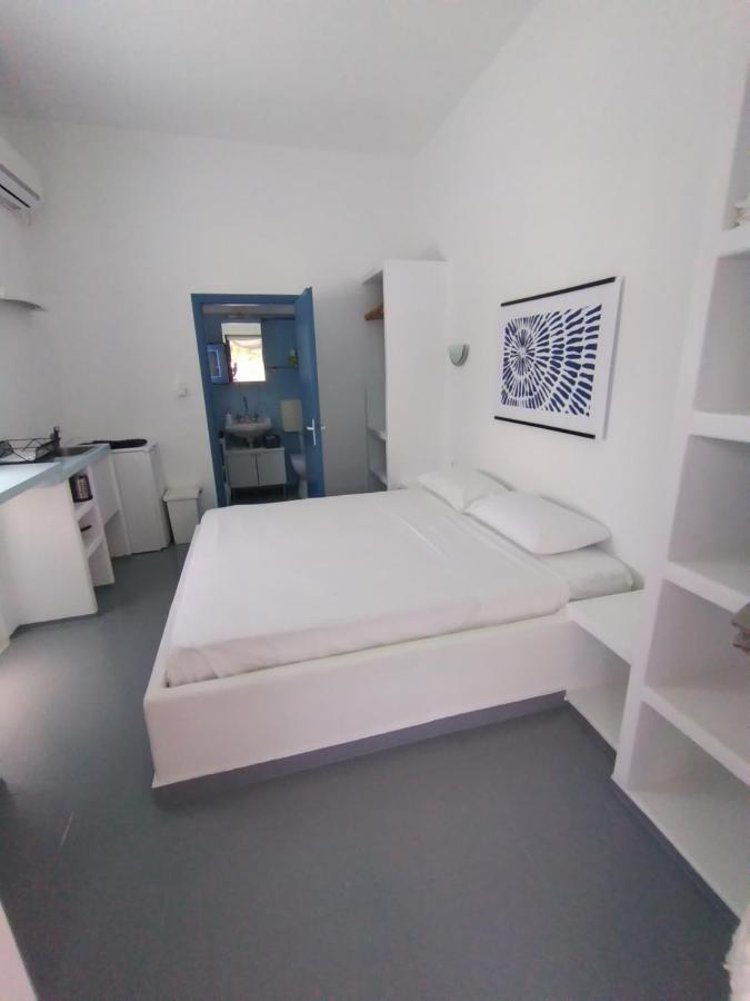 Jorgos Studios Pollonia